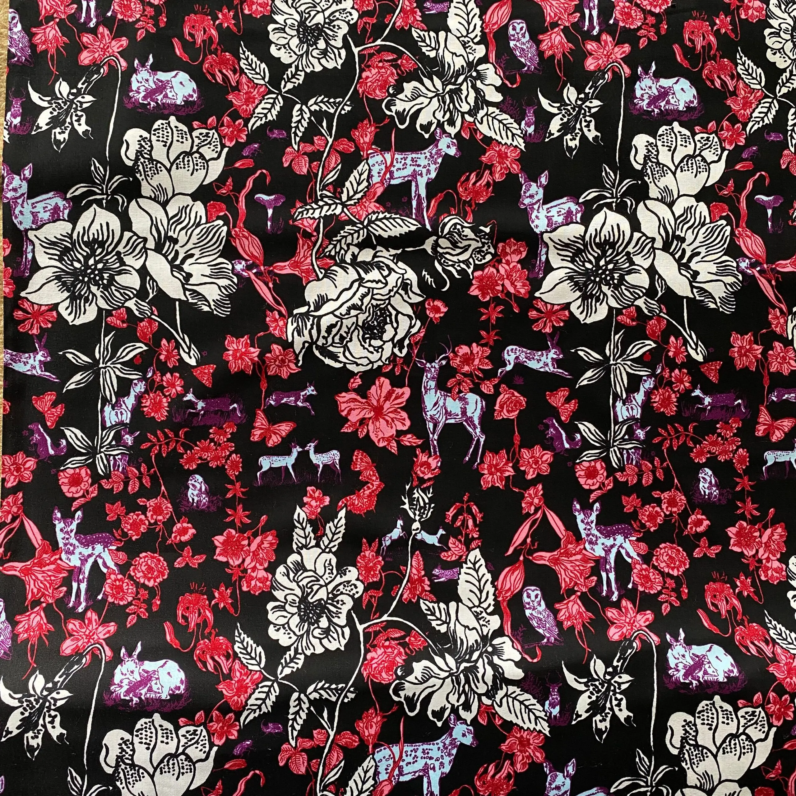 Woodland Walk - Fawn in Flowers, Schwarz, Nathalie Lete