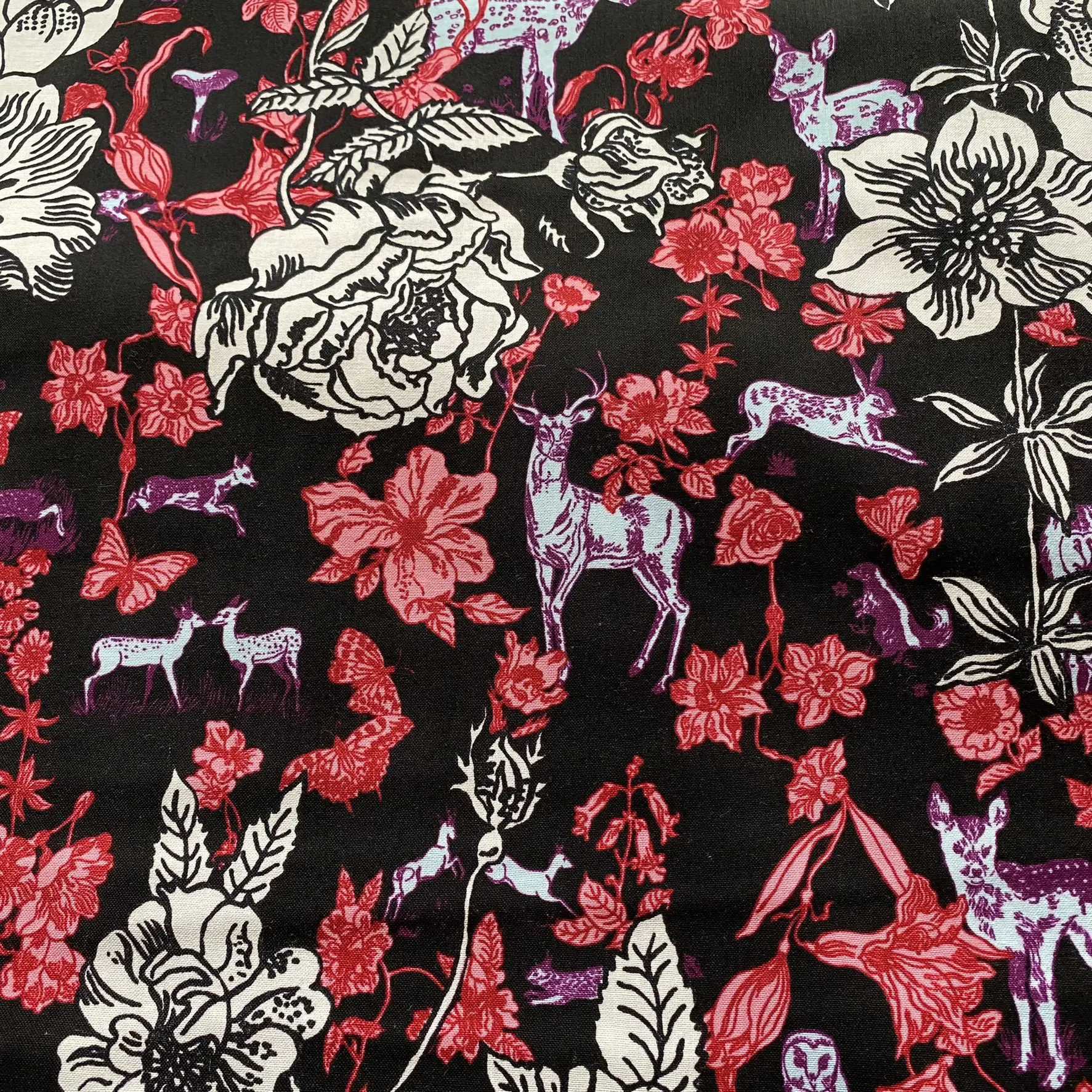 Woodland Walk - Fawn in Flowers, Schwarz, Nathalie Lete – Bild 10