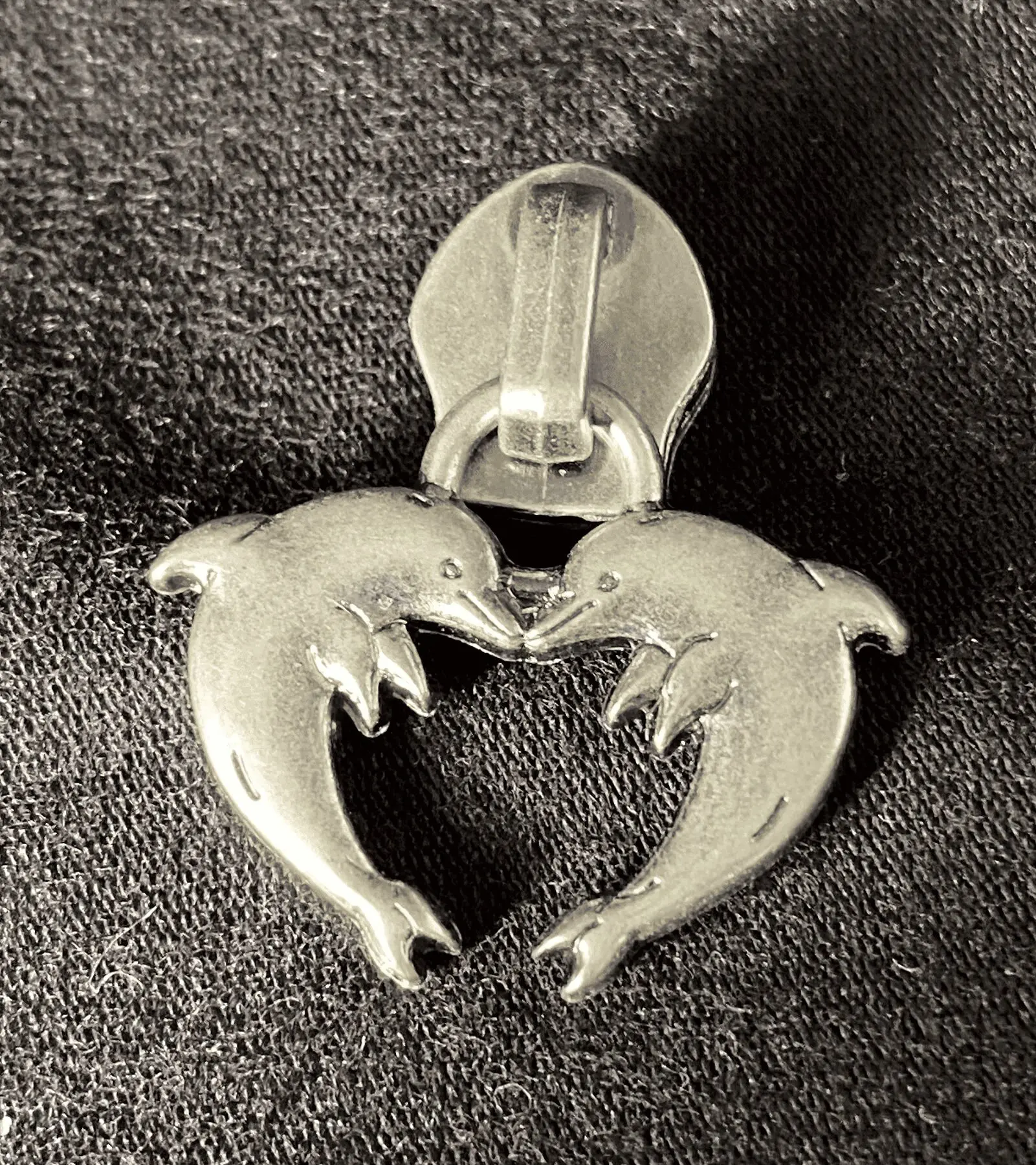 Zipper Dolphin-Heart, breit, antiksilber