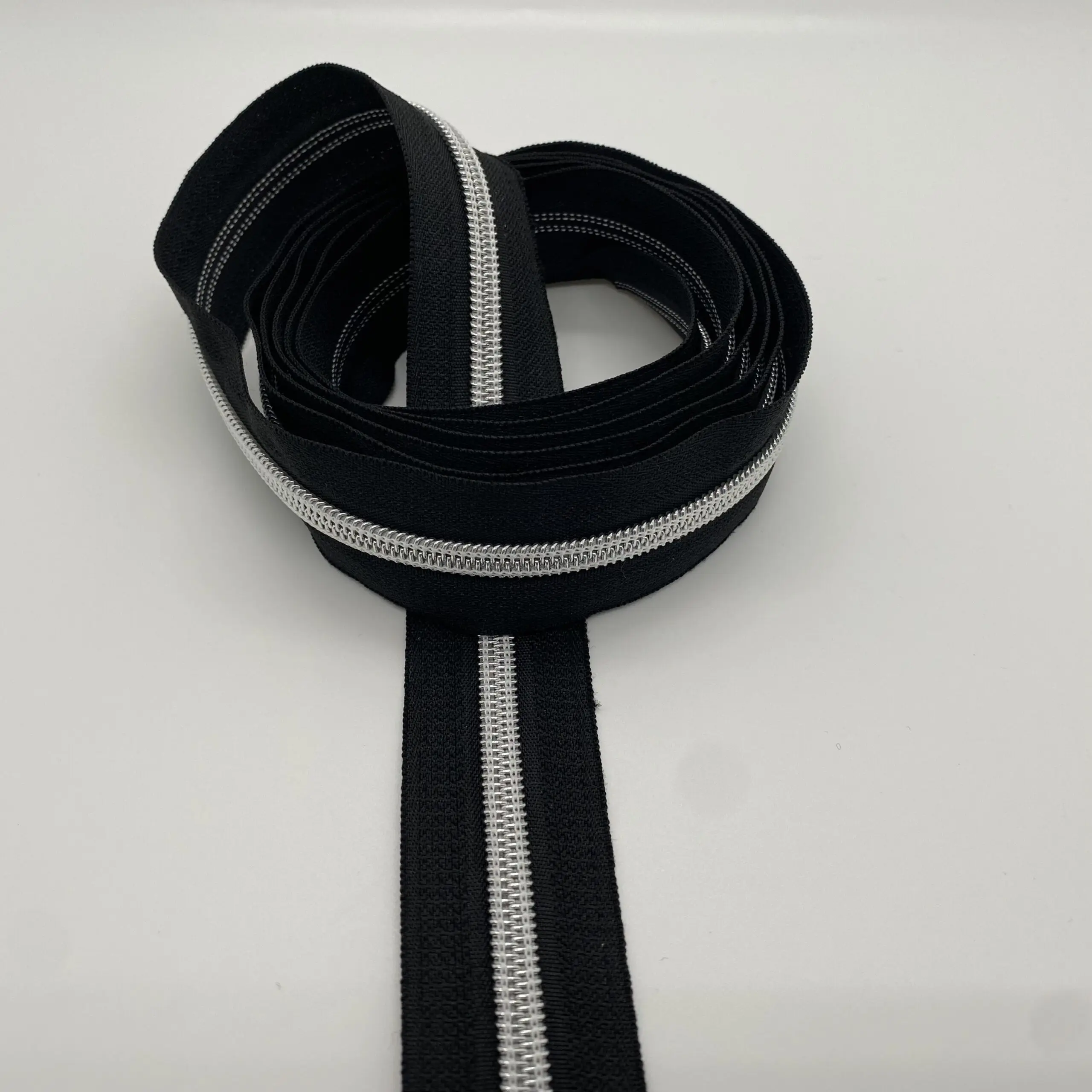 Reststück 0,95 m - Reißverschluss Silver Star, breit, schwarz – Bild 2