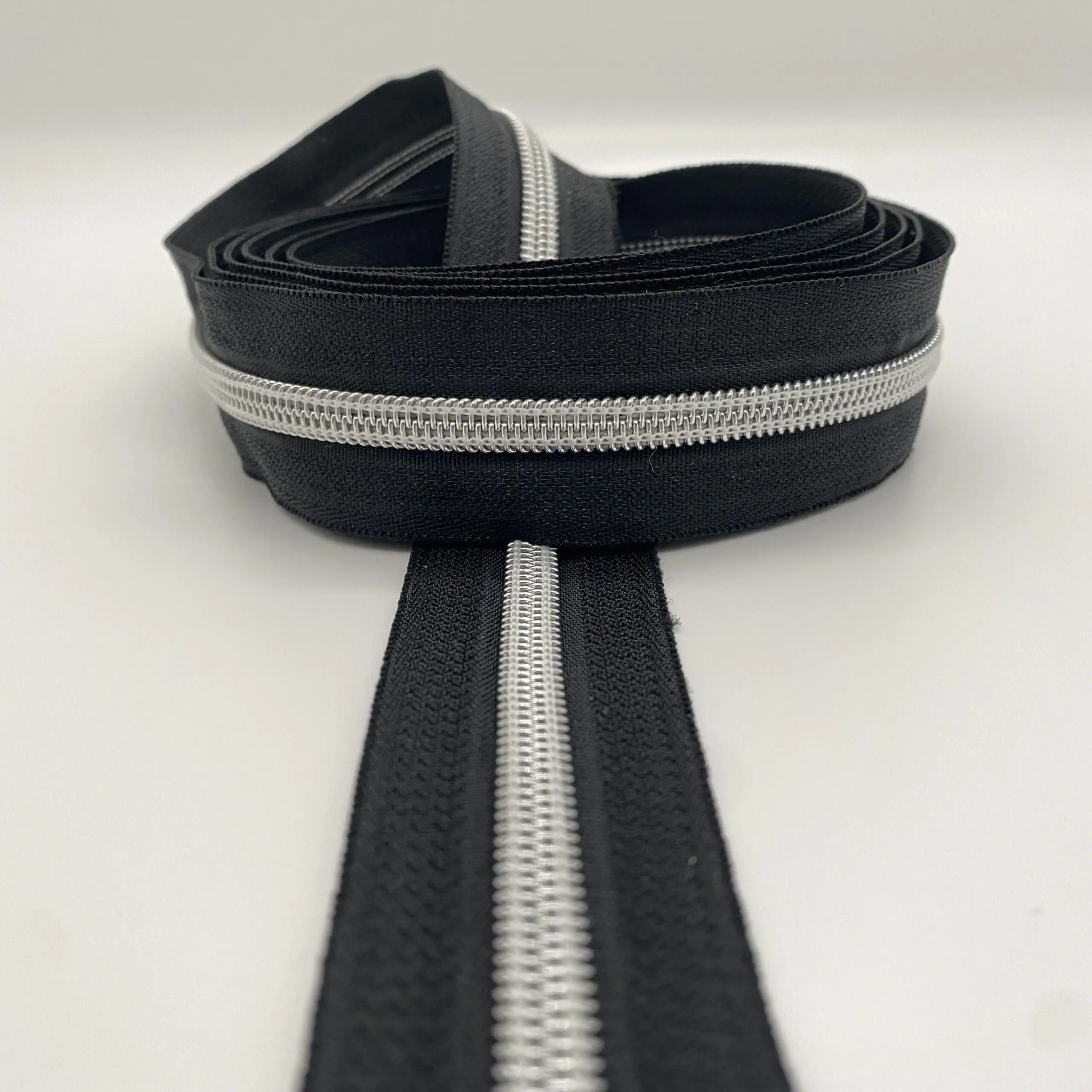 Reststück 0,95 m - Reißverschluss Silver Star, breit, schwarz – Bild 4