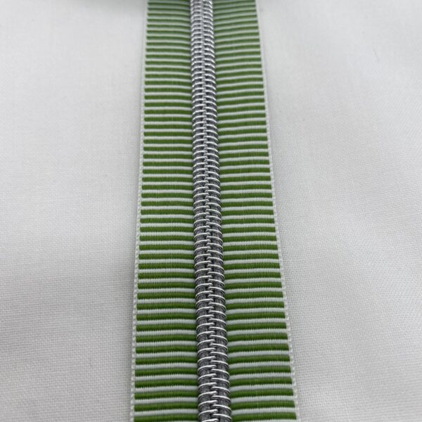 Reißverschluss Silver Stripes, breit, weiß-maigrün – Bild 5
