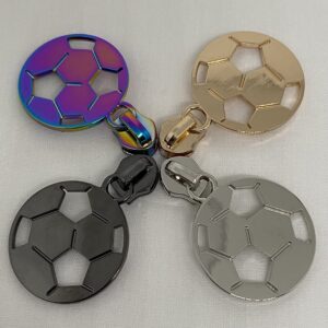 Zipper Fußball, breit