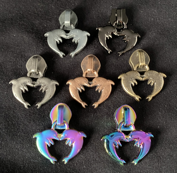 Zipper Dolphin-Heart, breit, regenbogen glänzend – Bild 3