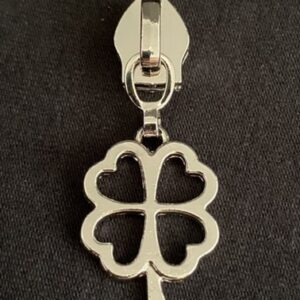 Zipper Glücksklee, breit, lang, silber