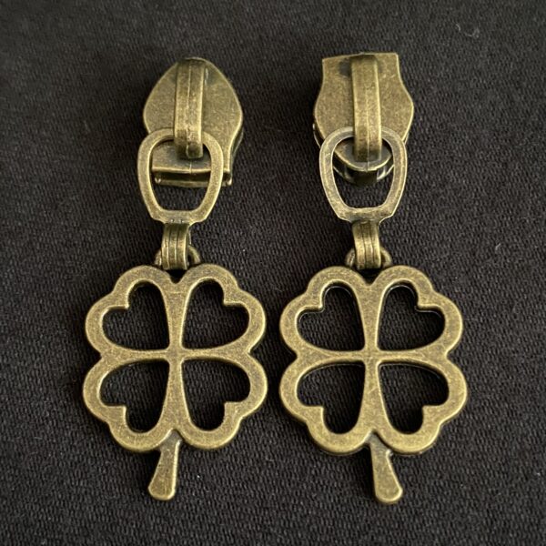 Zipper Glücksklee, breit, lang, bronze – Bild 3