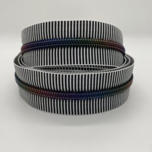 Reißverschluss Dark Rainbow Stripes, breit, weiß-schwarz