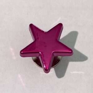 Schraubniete Star Intense Colors Pink in glänzendem Pink mit dekorativer Sternform aus Metall für Taschen, Geldbörsen, Rucksäcke und kreative Nähprojekte. Hochwertiger Taschenbeschlag der Intense Colors Serie.