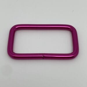 Vierkantring Intense Colors Pink aus Metall für 38 mm breite Gurtbänder – hochwertiger Taschenbeschlag für Taschen, Rucksäcke und Handmade-Projekte.